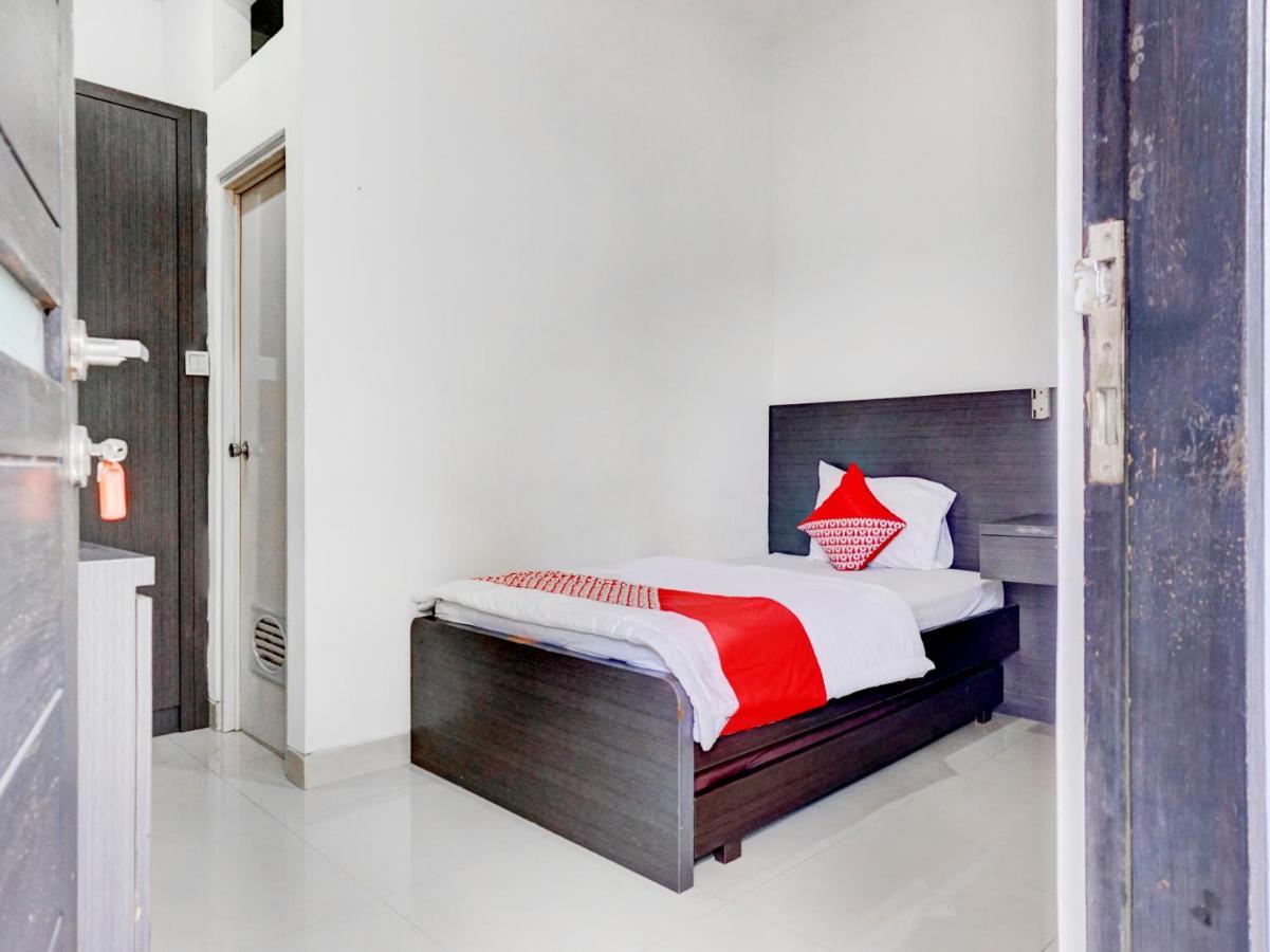 Oyo 90438 Mampang 34 Residence Jakarta Exterior photo